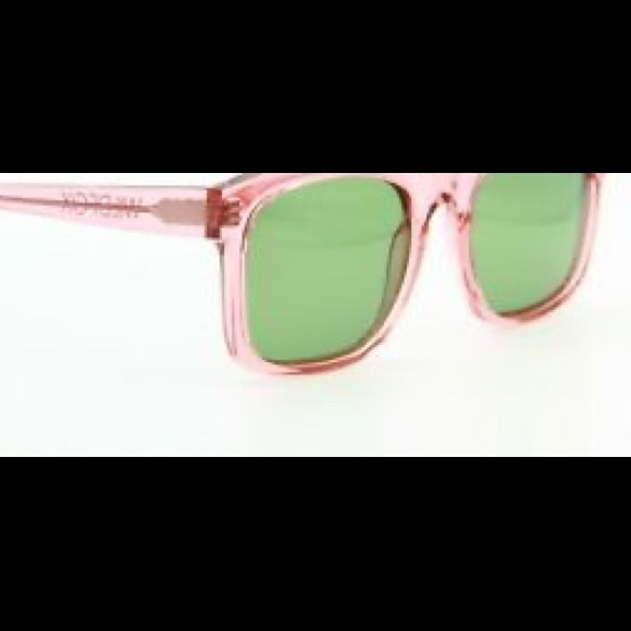 WILDFOX GAUDY ROSEWATER SUNGLASSES & CASE NWT